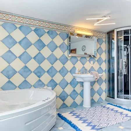 Maison De Maitre Entier, Hot Tub Jacuzy